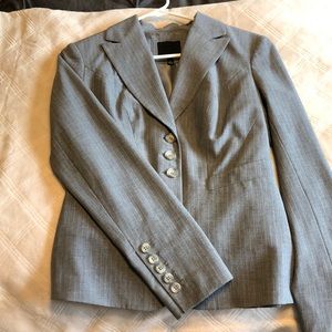 The limited skirt suit